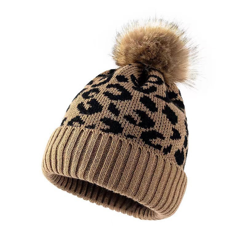 Beanie Cuffed Knit - Женская вязаная шапка-бини с леопардовым принтом,